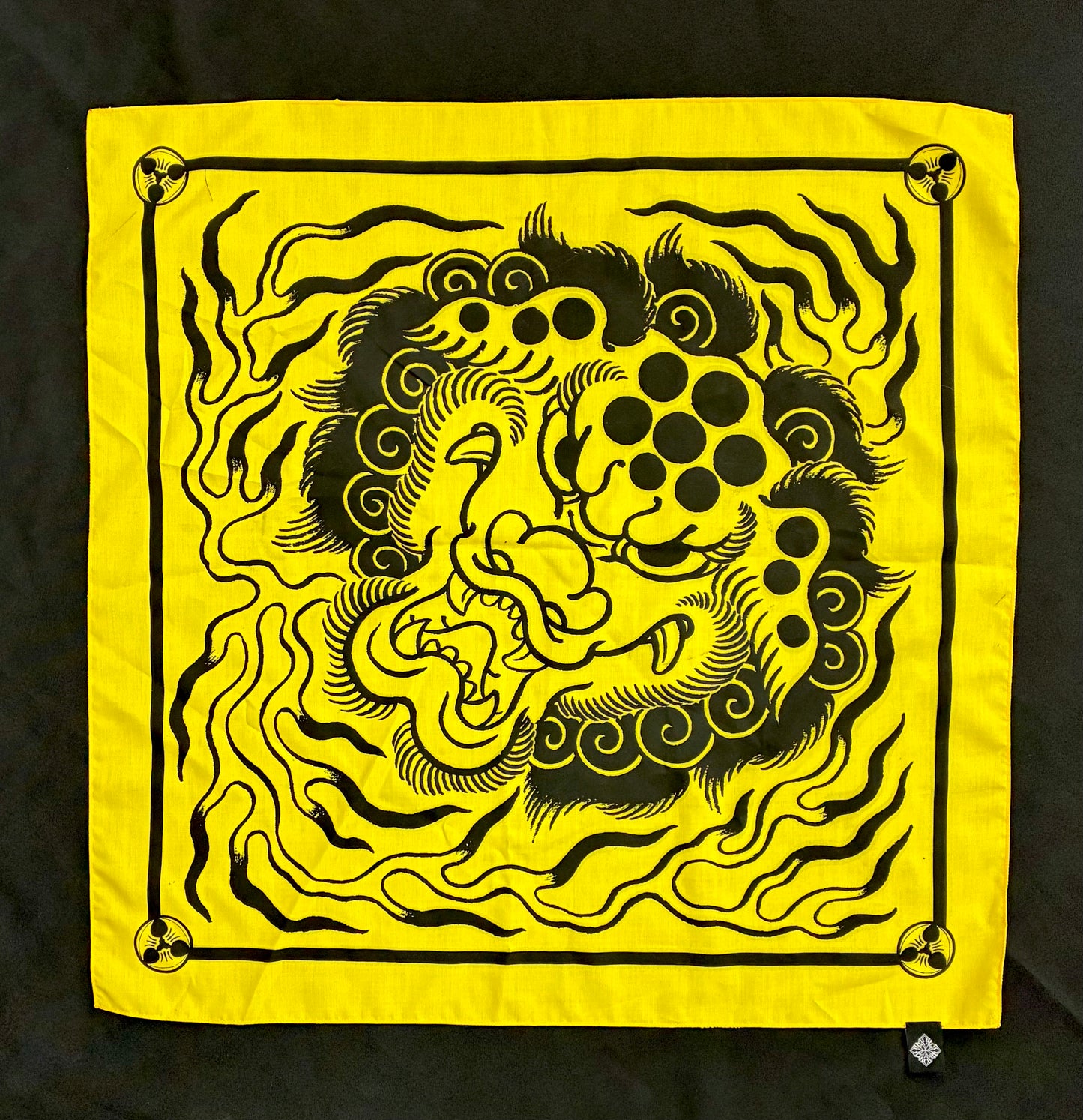 PERROFU bandana colab by PABLO ESQUIVEL ed limitada 65x65cm