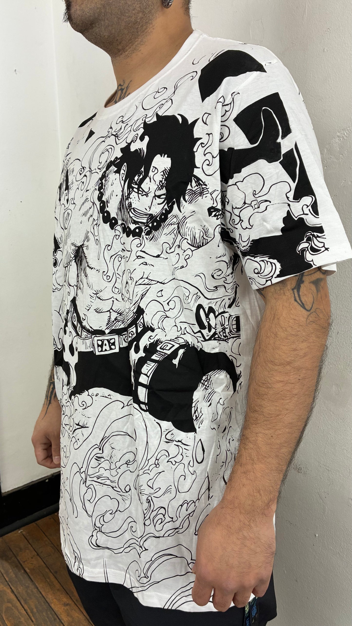 ONE PIECE / BROTHERS TILL THE END  DOBLE FULL PRINT polera BLANCA