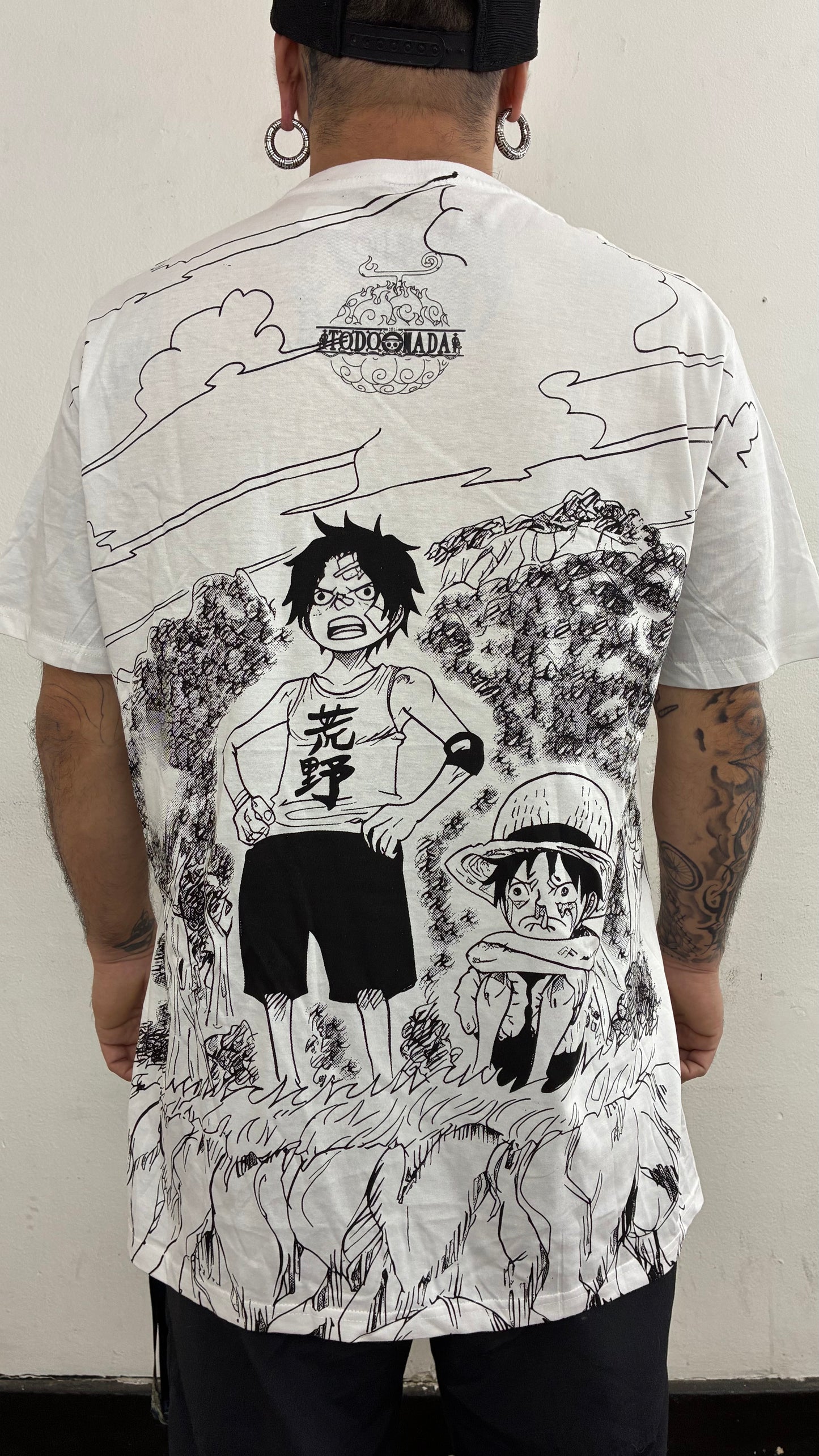 ONE PIECE / BROTHERS TILL THE END  DOBLE FULL PRINT polera BLANCA