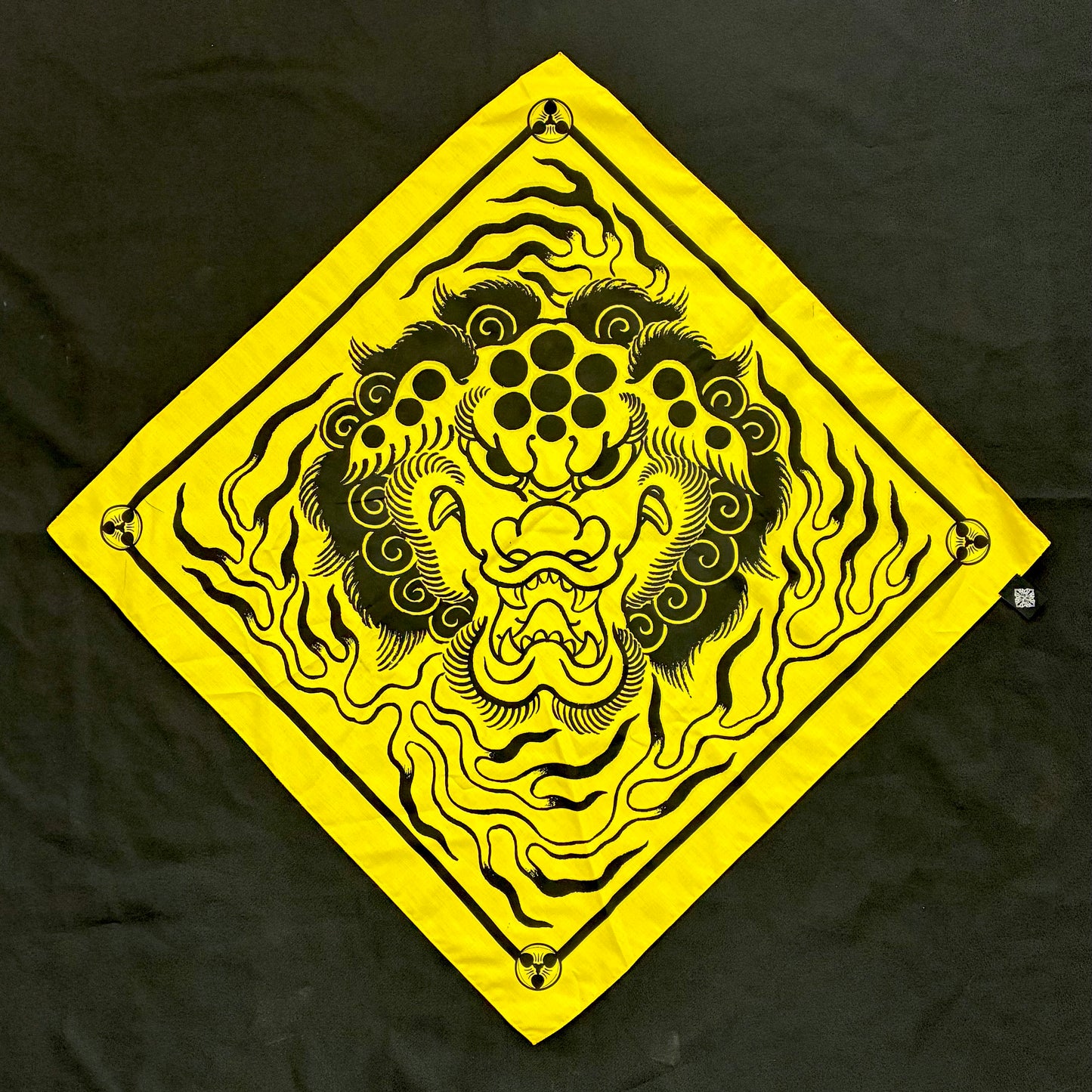 PERROFU bandana colab by PABLO ESQUIVEL ed limitada 65x65cm