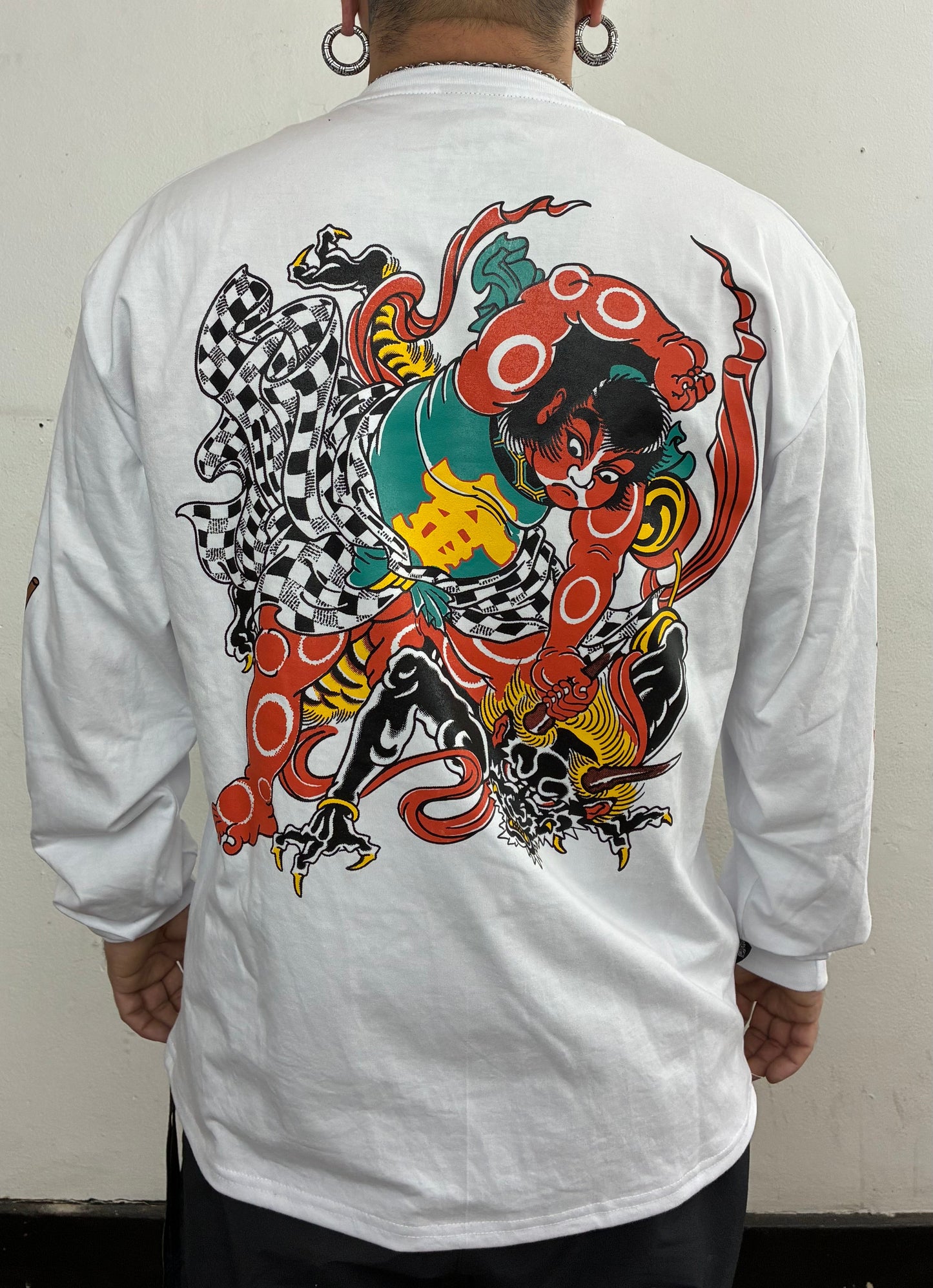 KINTARO / colab by ULISES ARMINIO ( BS AS )  /Manga larga blanco