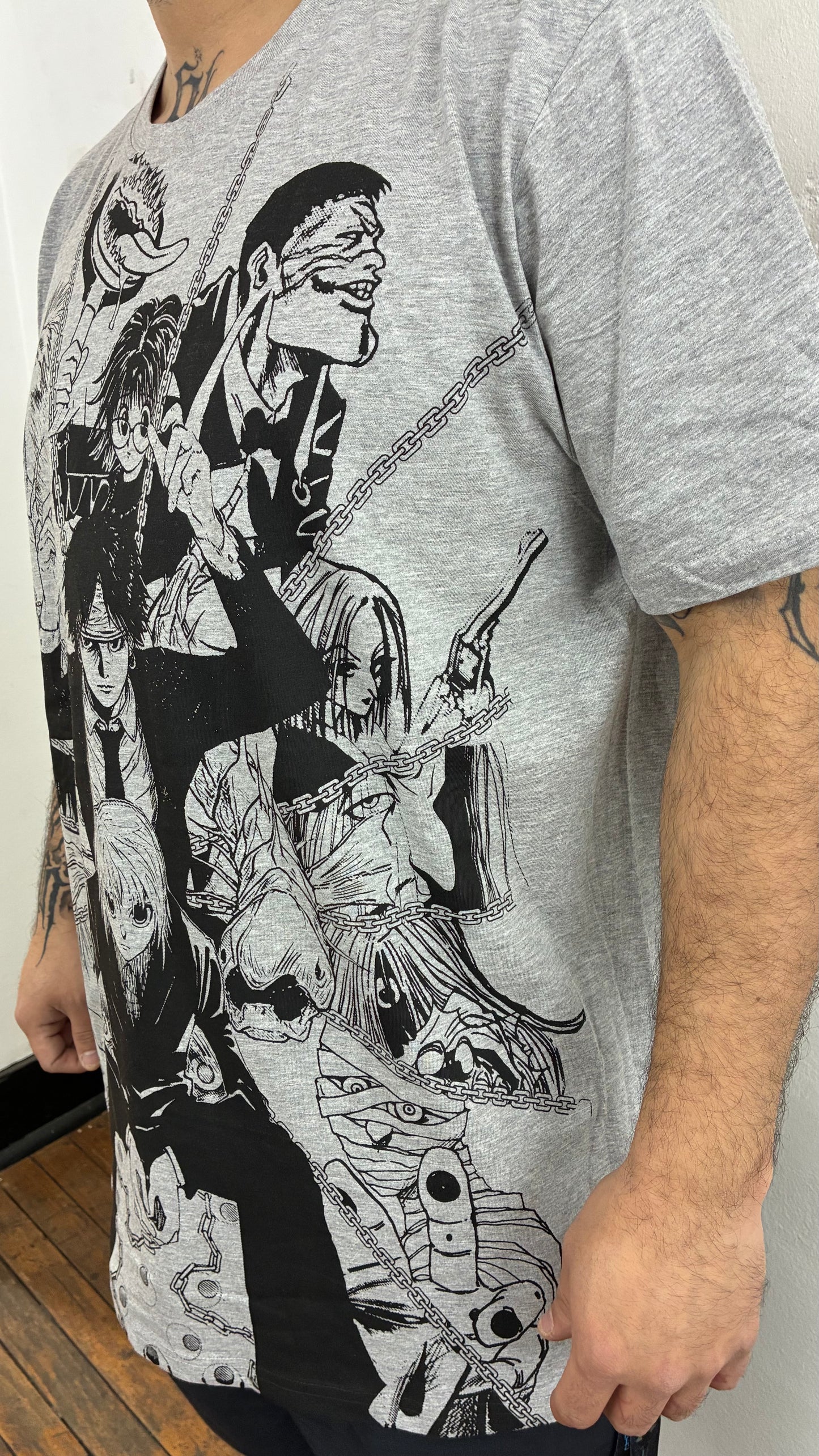HUNTERXHUNTER / GENEI RYODAN FULLPRINT polera GRIS