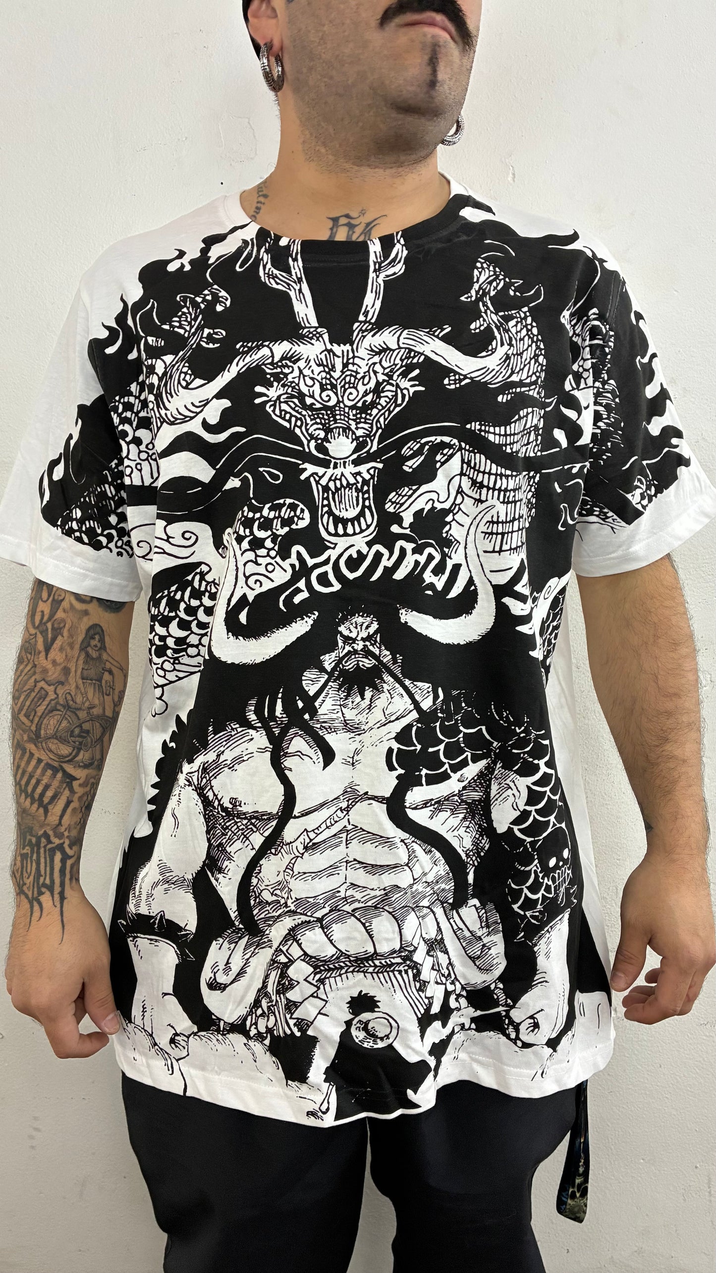 ONE PIECE / LUFFY VS KAIDO  FULL PRINT / polera BLANCA