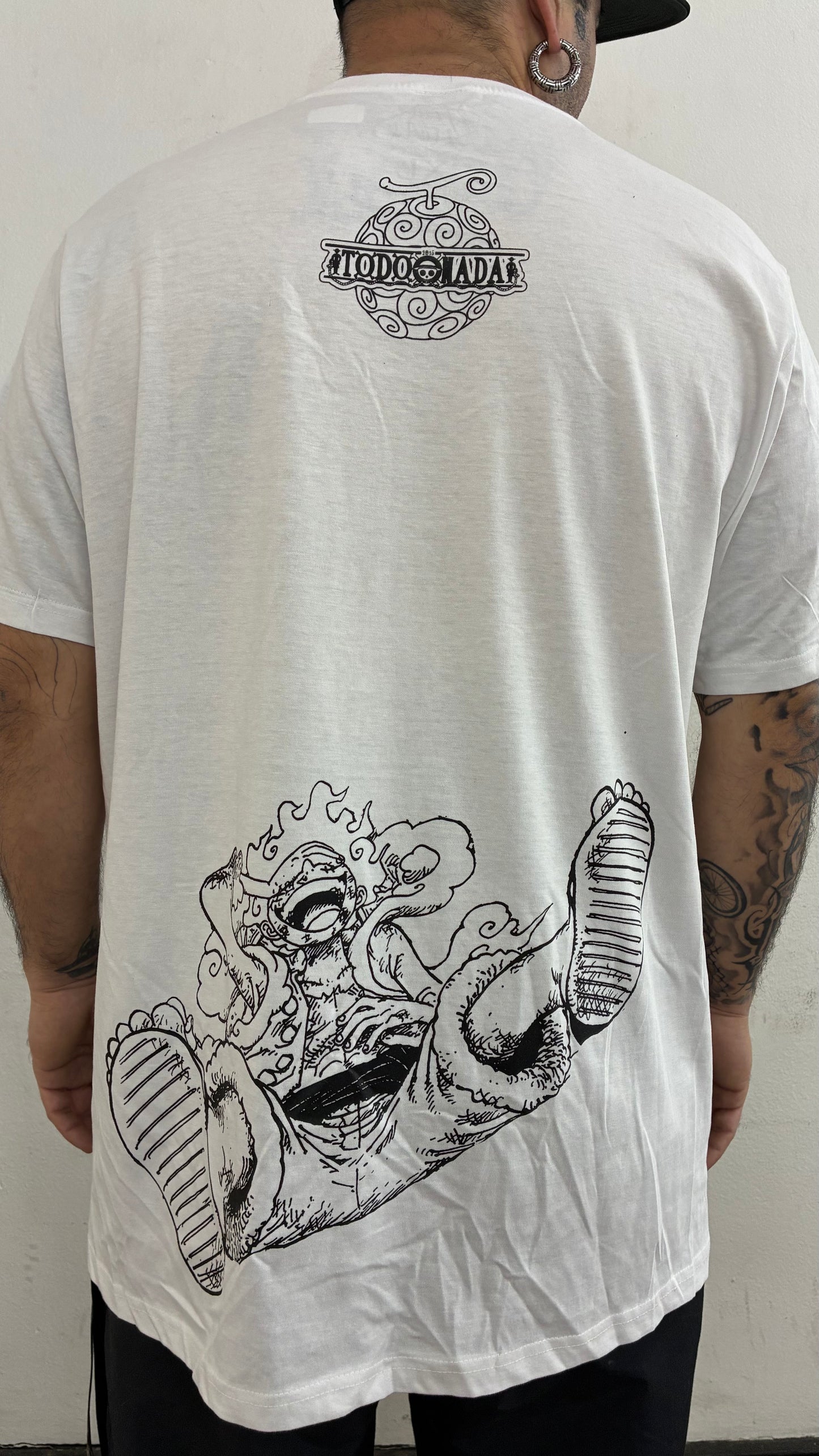 ONE PIECE / LUFFY VS KAIDO  FULL PRINT / polera BLANCA
