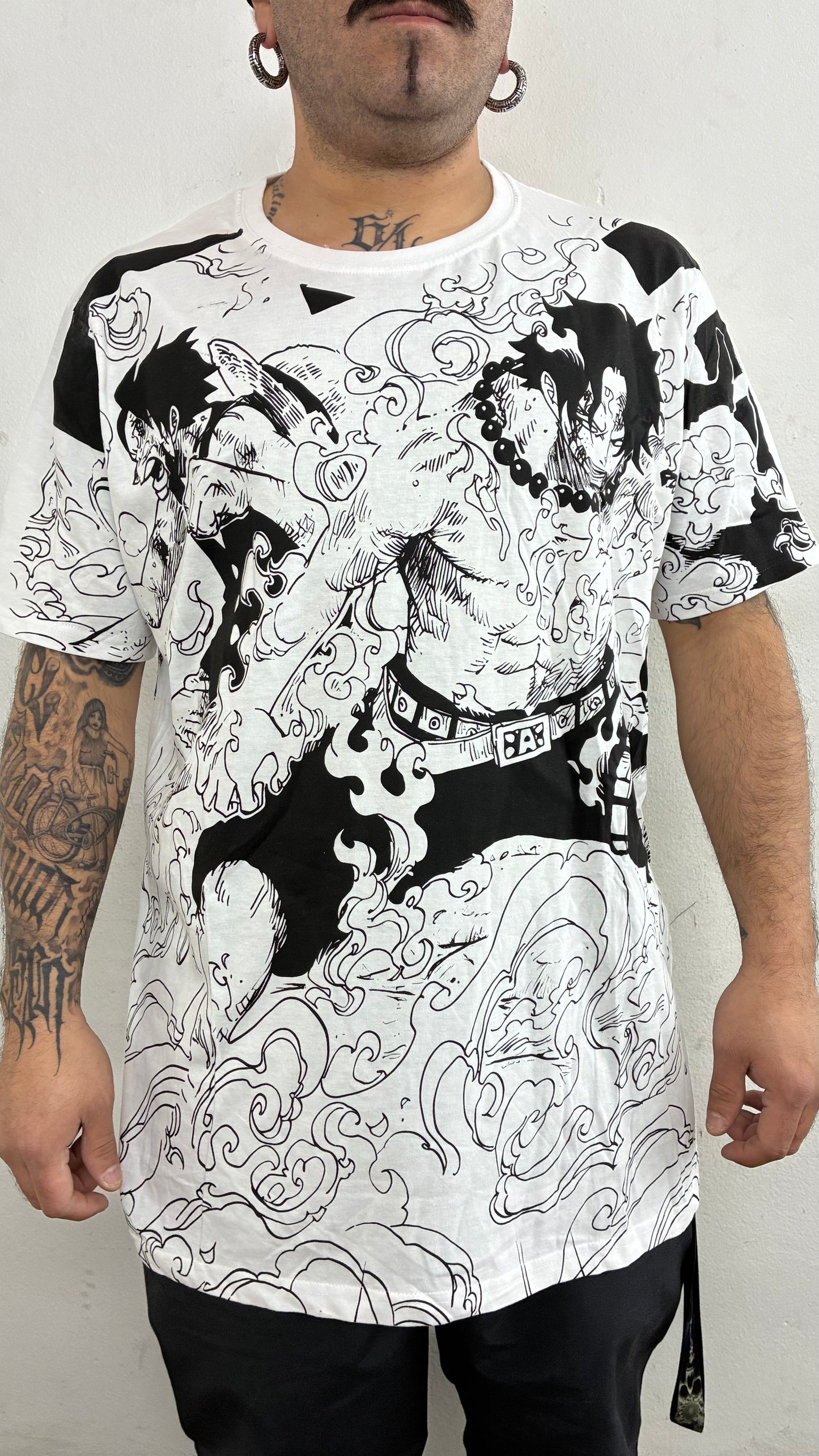 ONE PIECE / BROTHERS TILL THE END  DOBLE FULL PRINT polera BLANCA