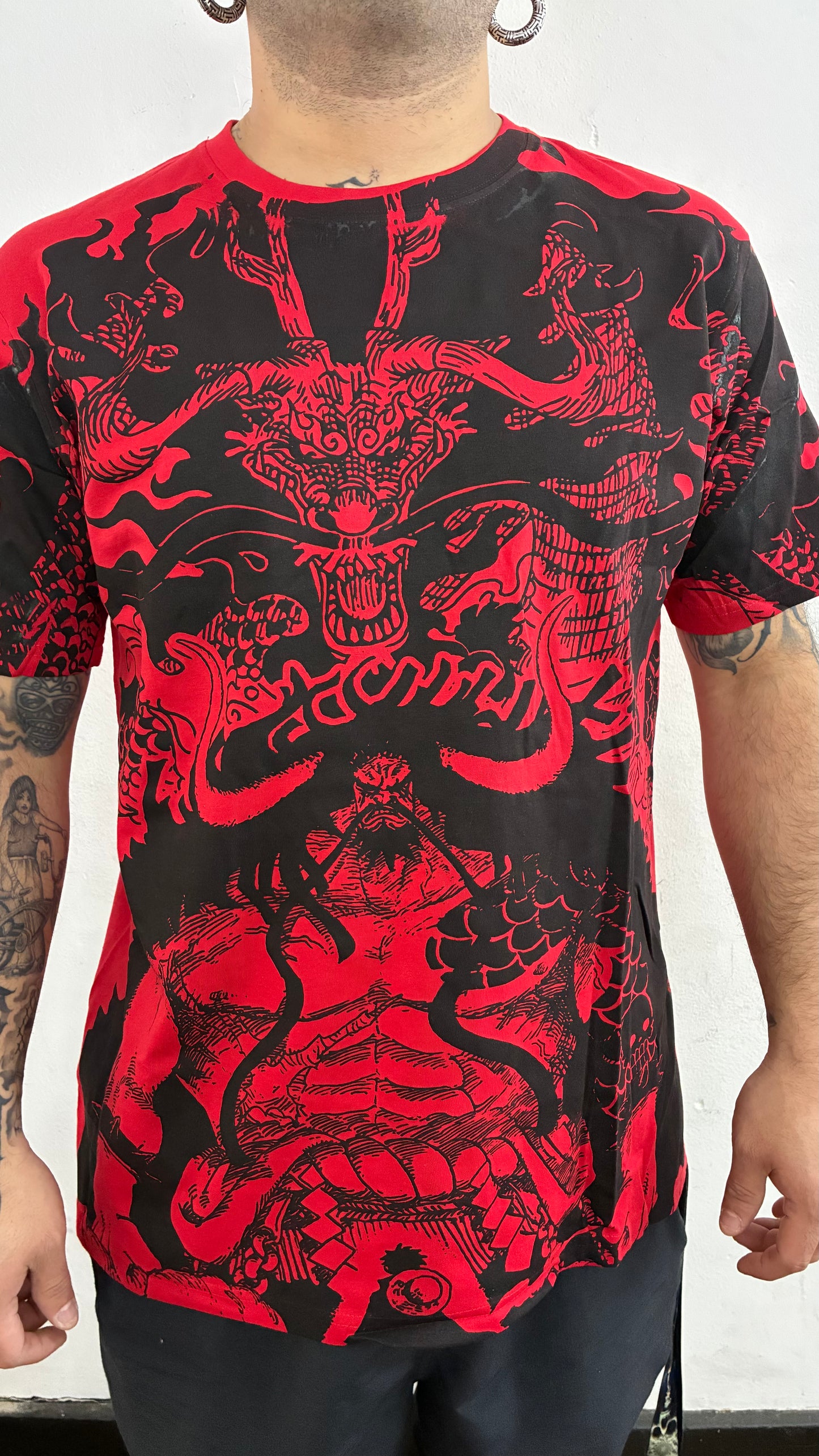 ONE PIECE / LUFFY VS KAIDO  FULL PRINT / polera ROJA