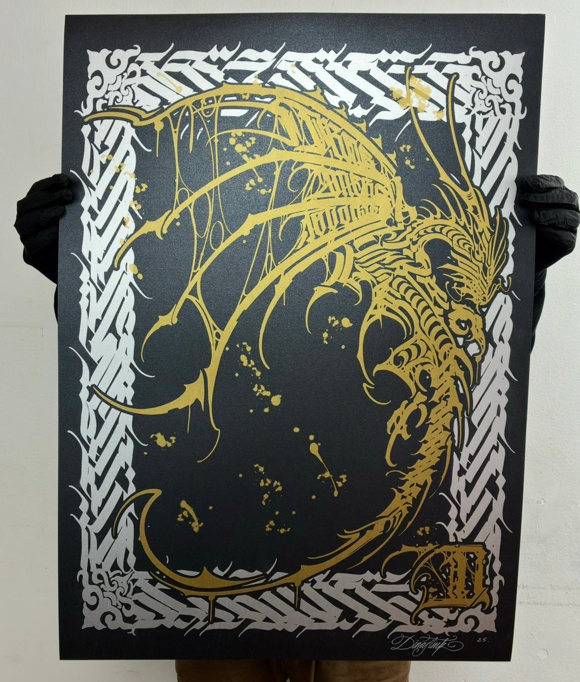 DRAGON LETTERS serigrafia colab by DINASTINK  serigrafia tintas metalicas